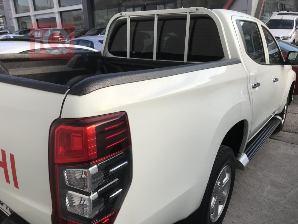 میتسوبیشی L200